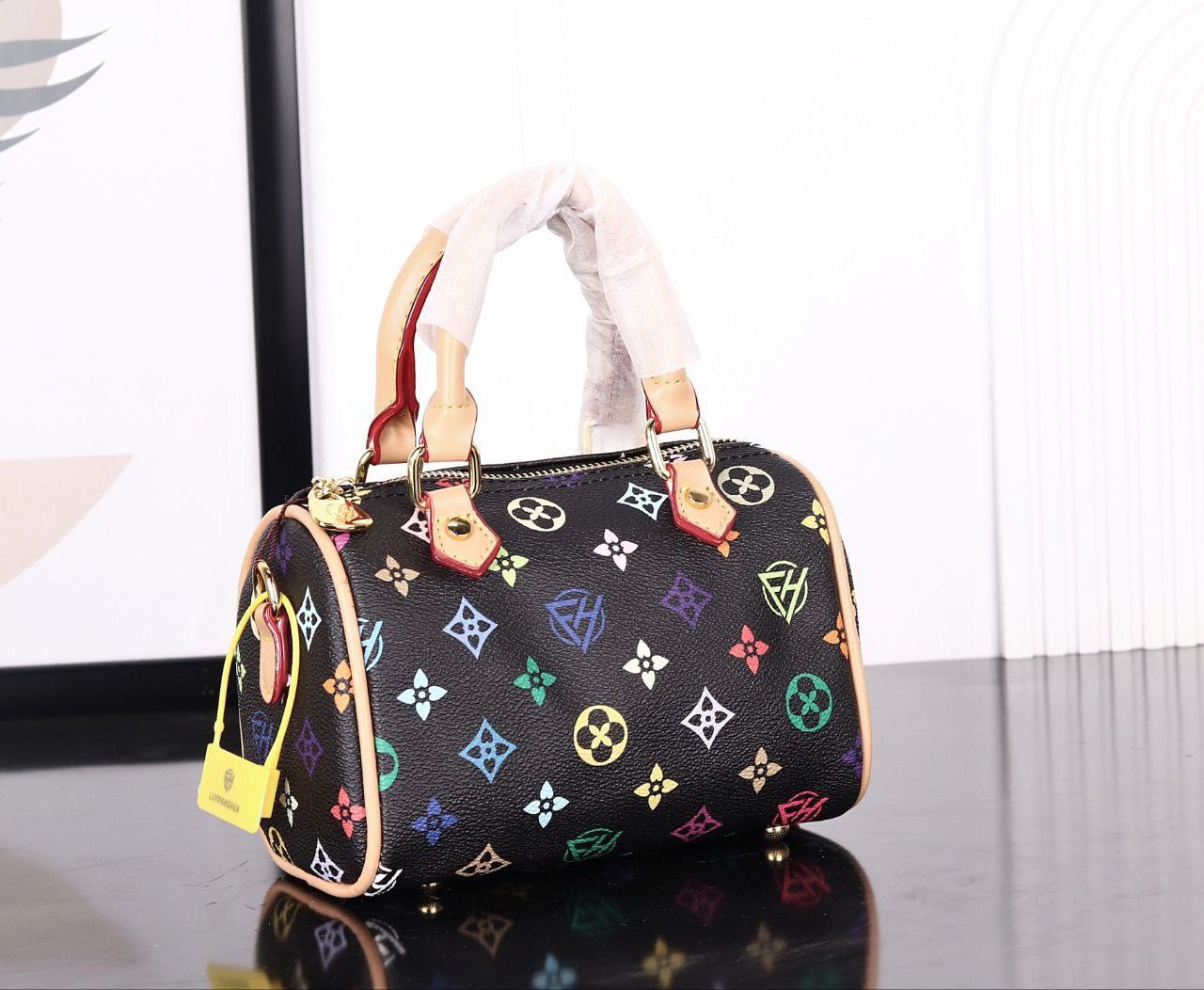 /public/uploads/photos/shares/Suzy bags/IMG_2557.jpeg